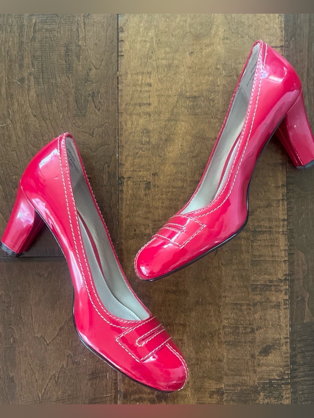 Liz Claiborne 2009 ‘Jordana’ retro red faux patent leather heels Sz. 7.5